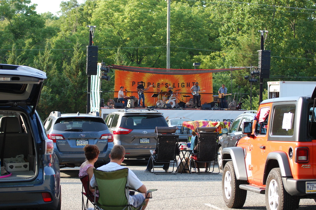 At The Drive In Philly Part 1 How People S Light Turned Their Parking Lot Into An Intimate Concert Venue Dosage Magazine