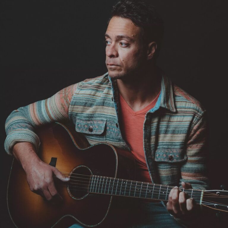 Amos Lee Releases New Music dosage MAGAZINE